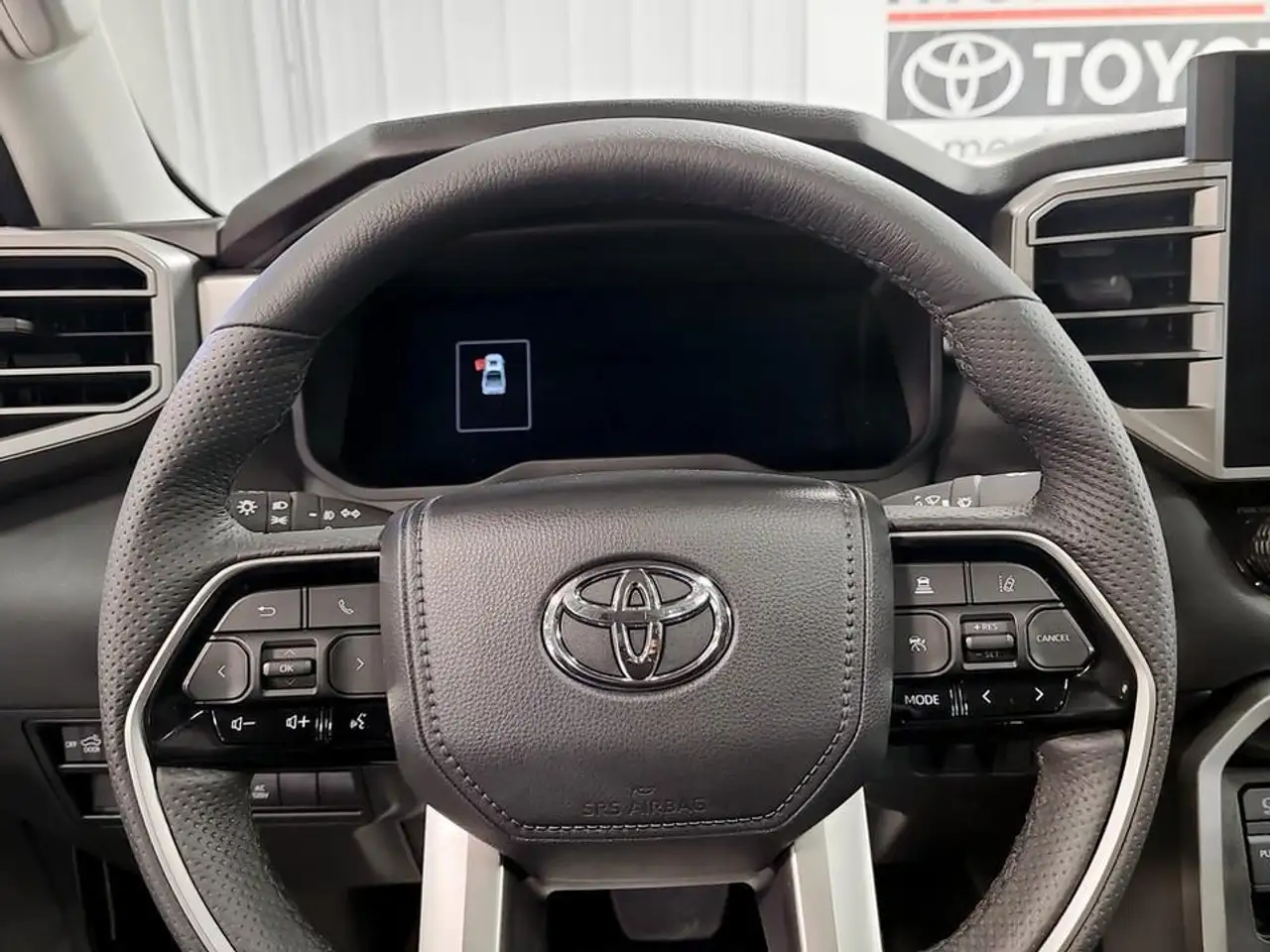 Toyota Tundra снимка Toyota Tundra