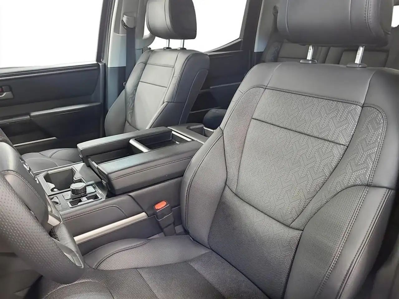 Toyota Tundra снимка Toyota Tundra