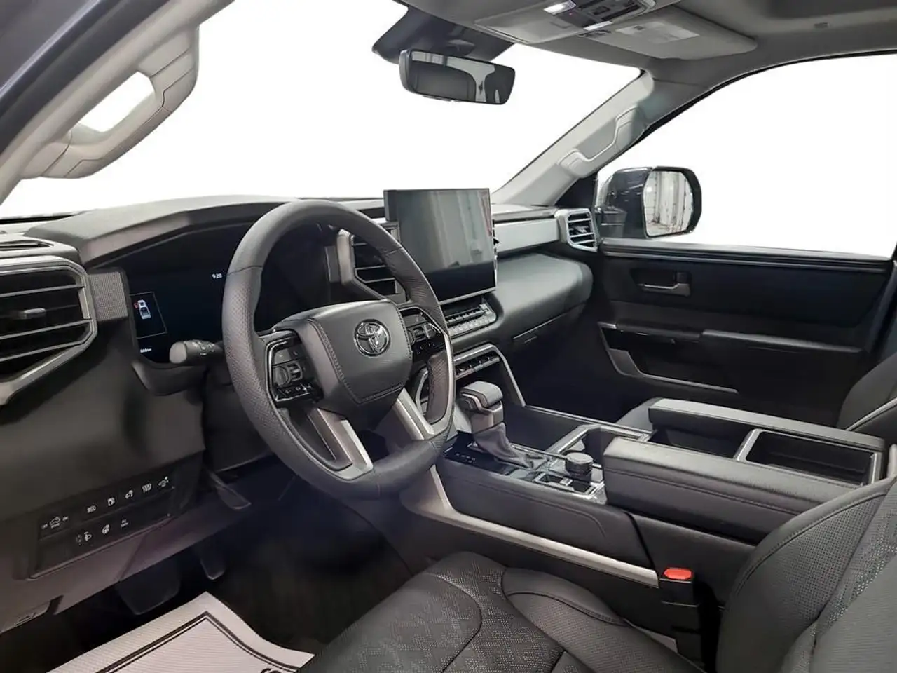 Toyota Tundra снимка Toyota Tundra