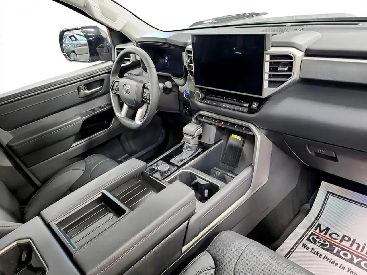 Toyota Tundra снимка Toyota Tundra
