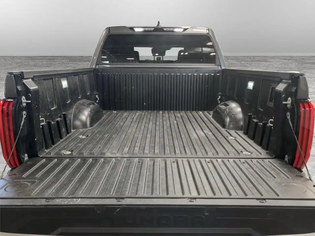 Toyota Tundra снимка Toyota Tundra