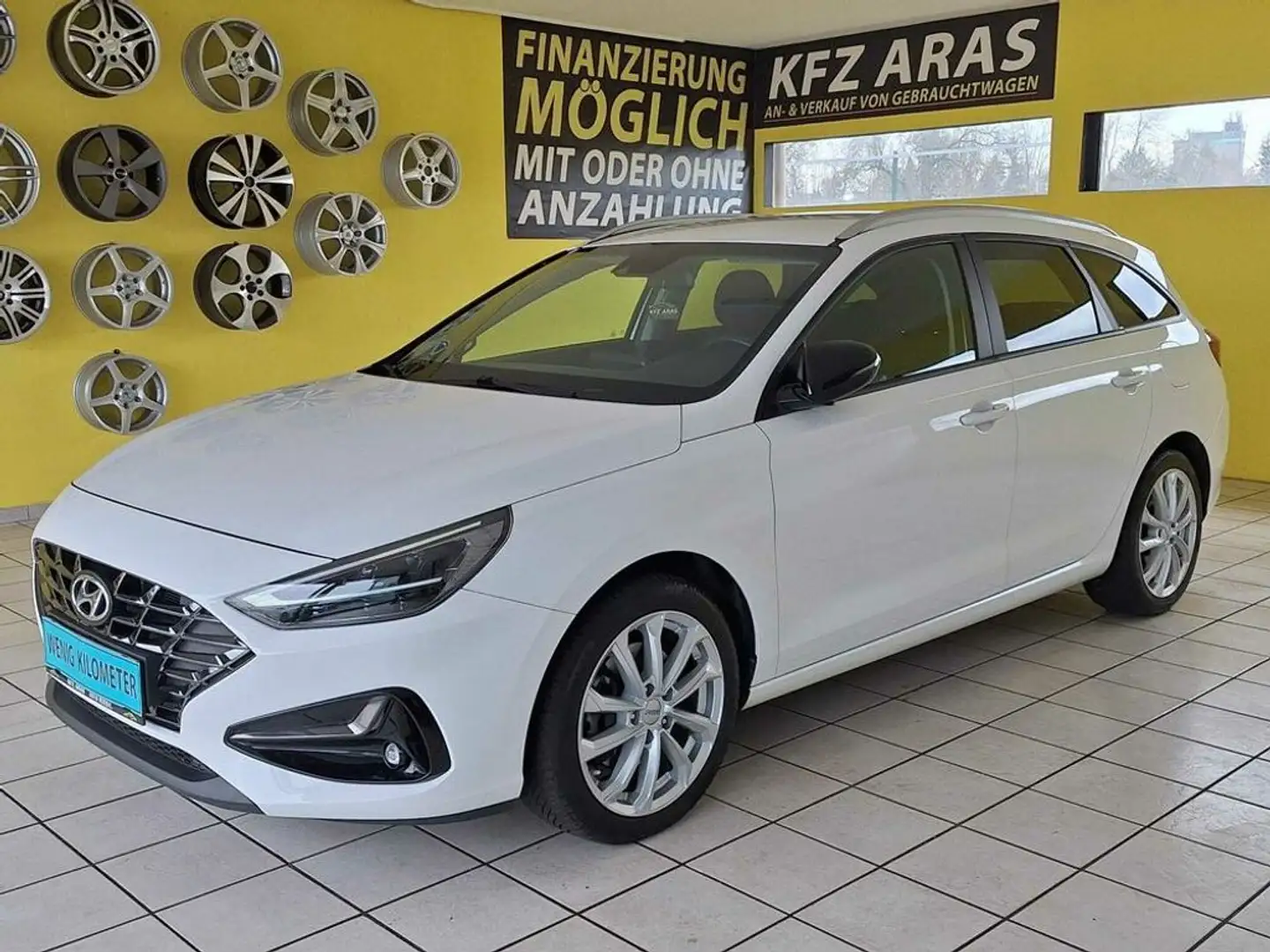 Hyundai i30 Feel Good, 1.BESITZ, SITZH, LENKRADH, LED Белый - 1
