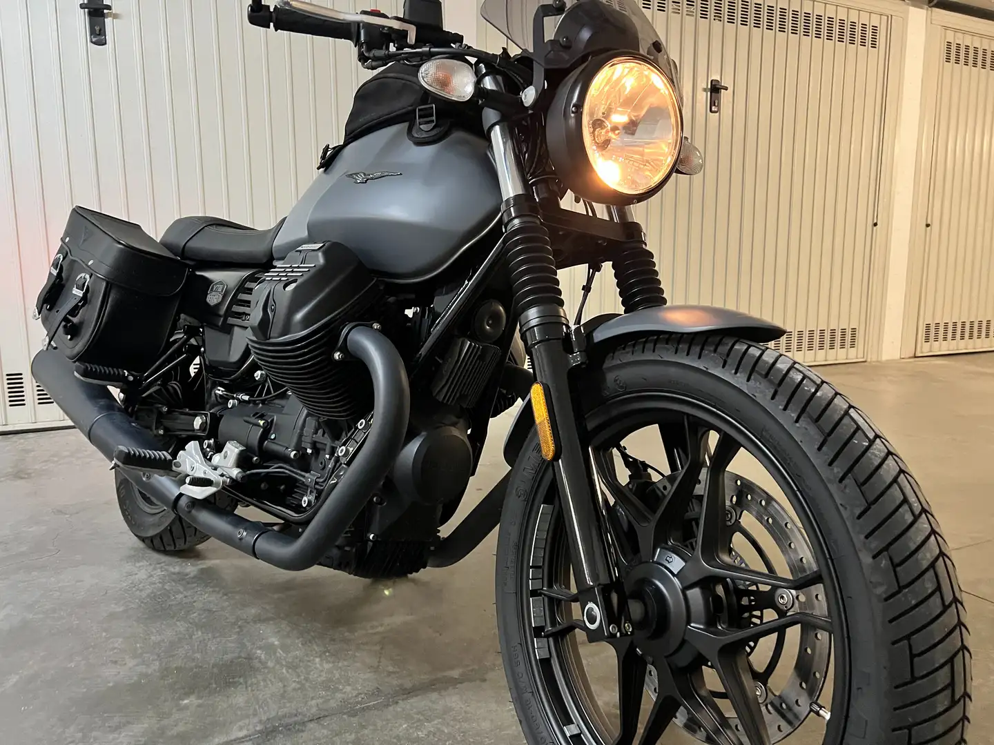Moto Guzzi V 7 Stone III 2019 Gri - 1