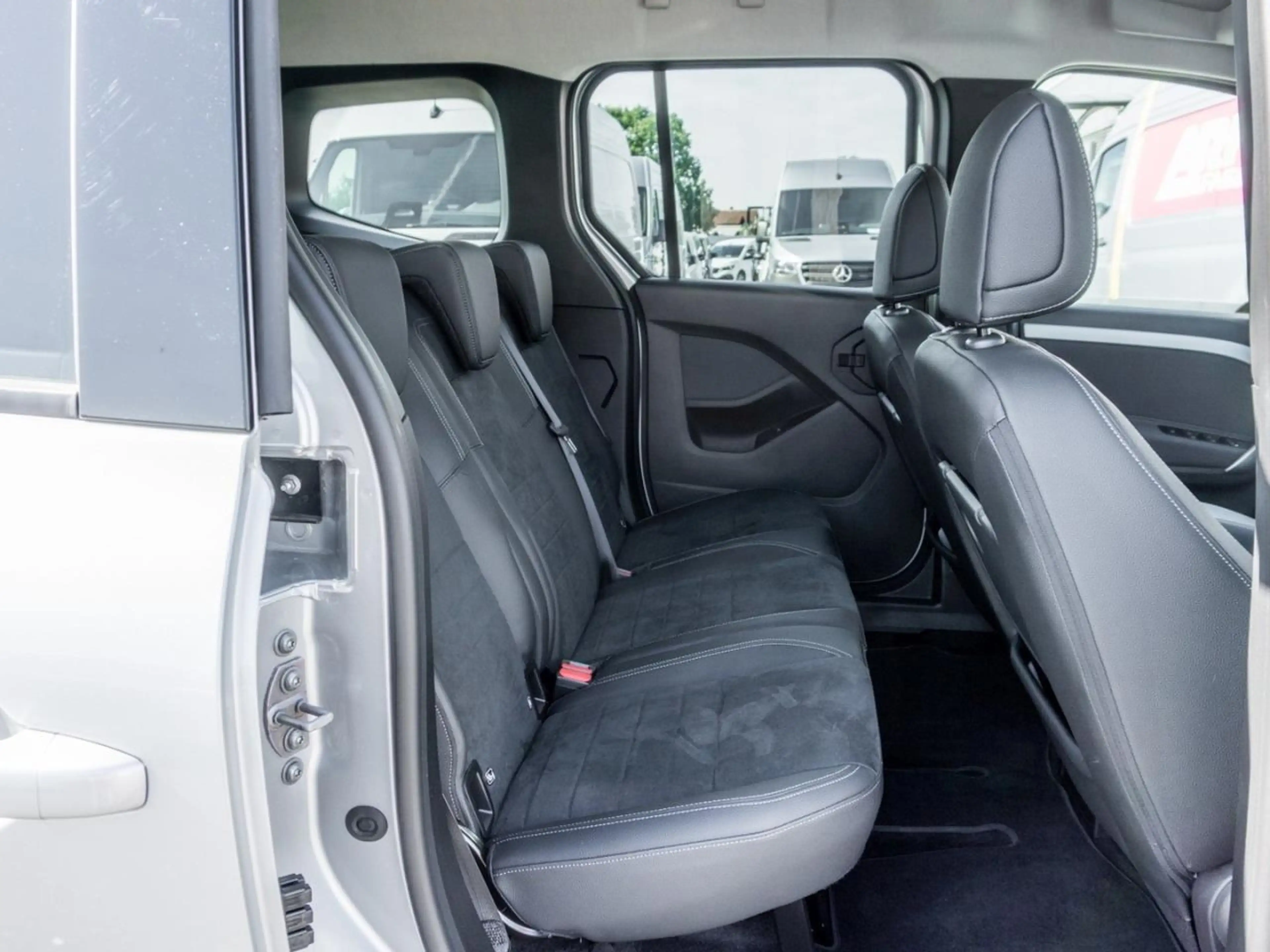 Mercedes-Benz T-Class T 180 d Standard MBUX Navi+ Kamera Totwinkel AHK — photo 11