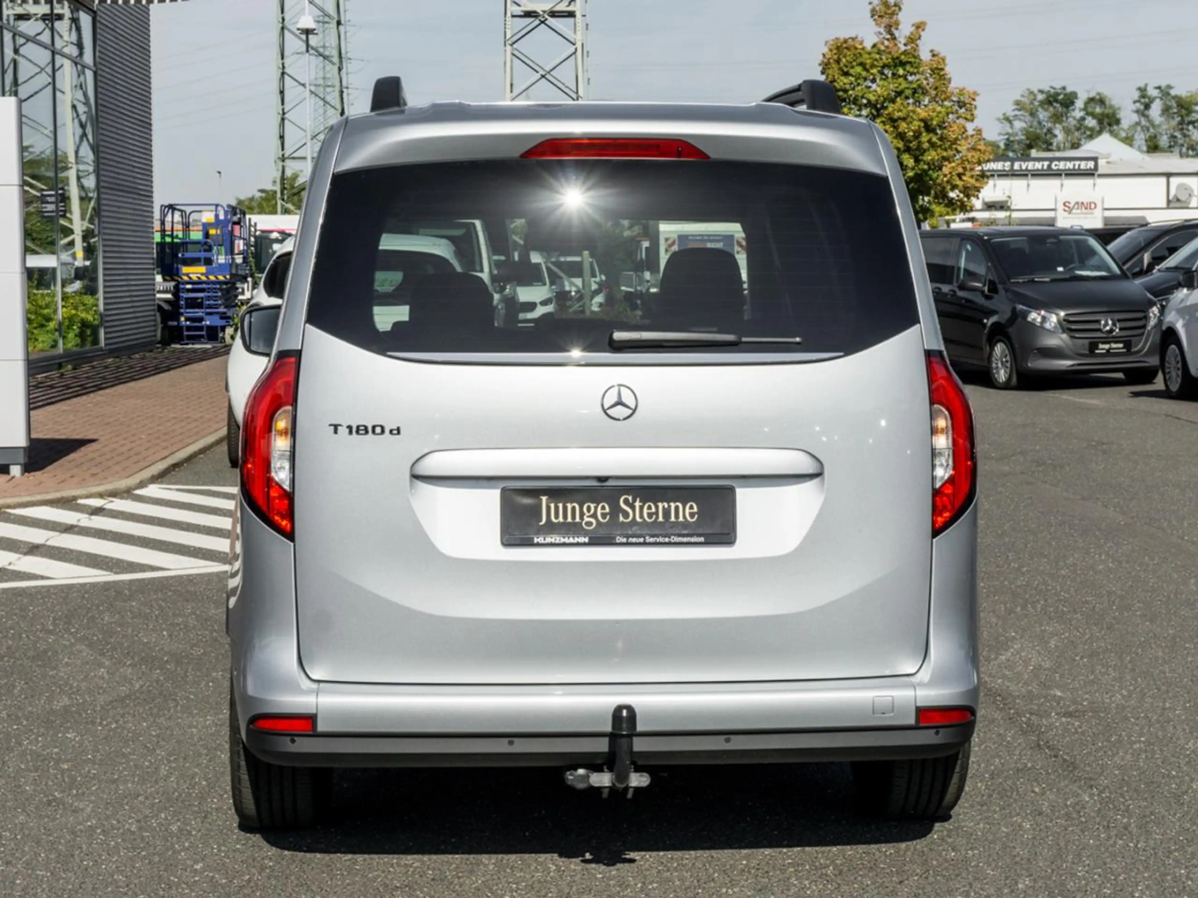 Mercedes-Benz T-Class T 180 d Standard MBUX Navi+ Kamera Totwinkel AHK — photo 4