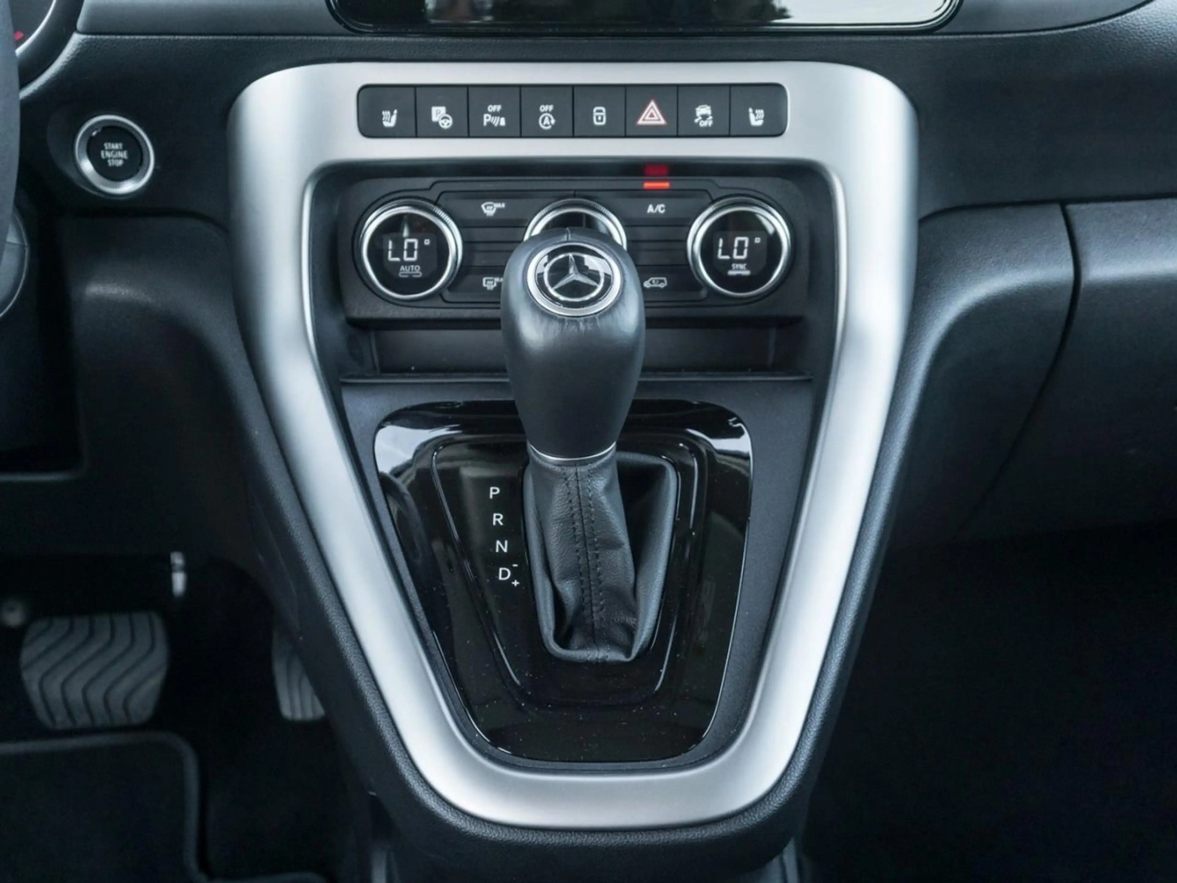 Mercedes-Benz T-Class T 180 d Standard MBUX Navi+ Kamera Totwinkel AHK — photo 15