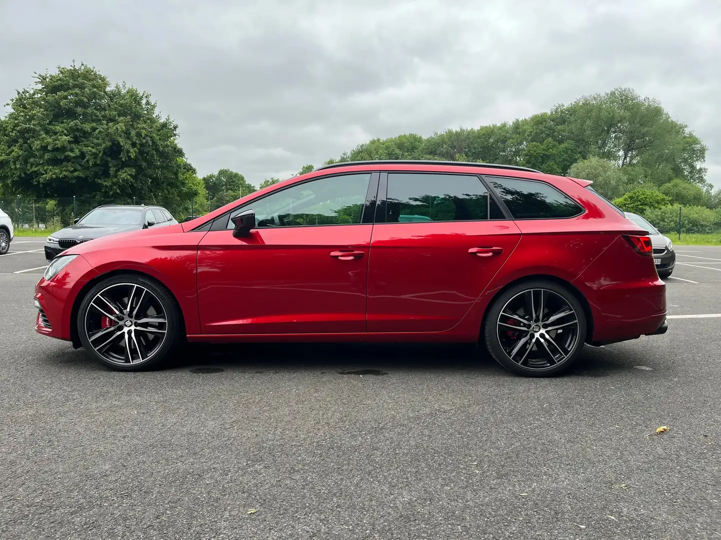 CUPRA Leon 4 Drive ACC 8 Fach Czerwony - 2