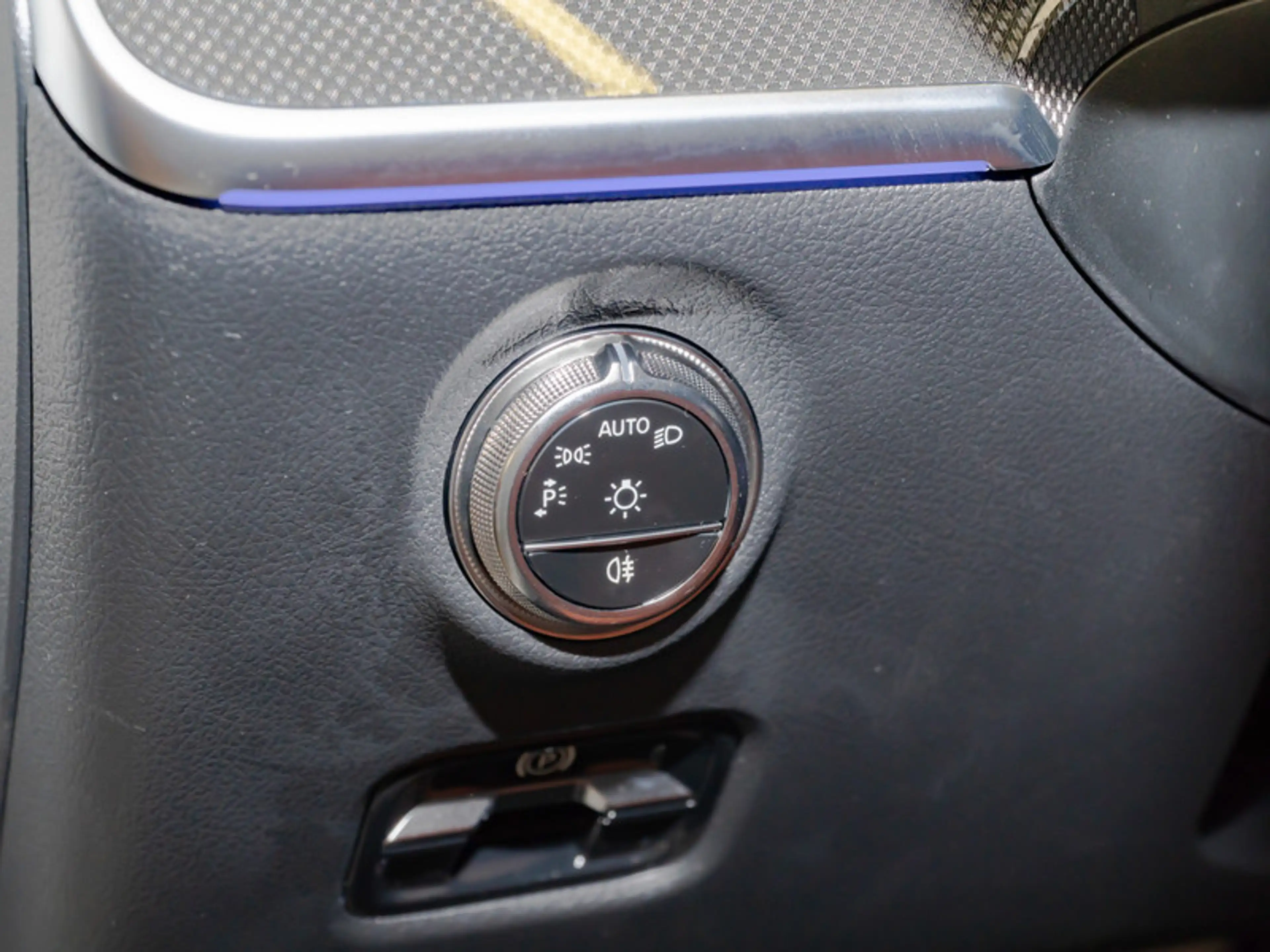 Mercedes-Benz C 200 AMG-Sport/Pano/Burm/Night/Sitzklima/Distr — photo 13