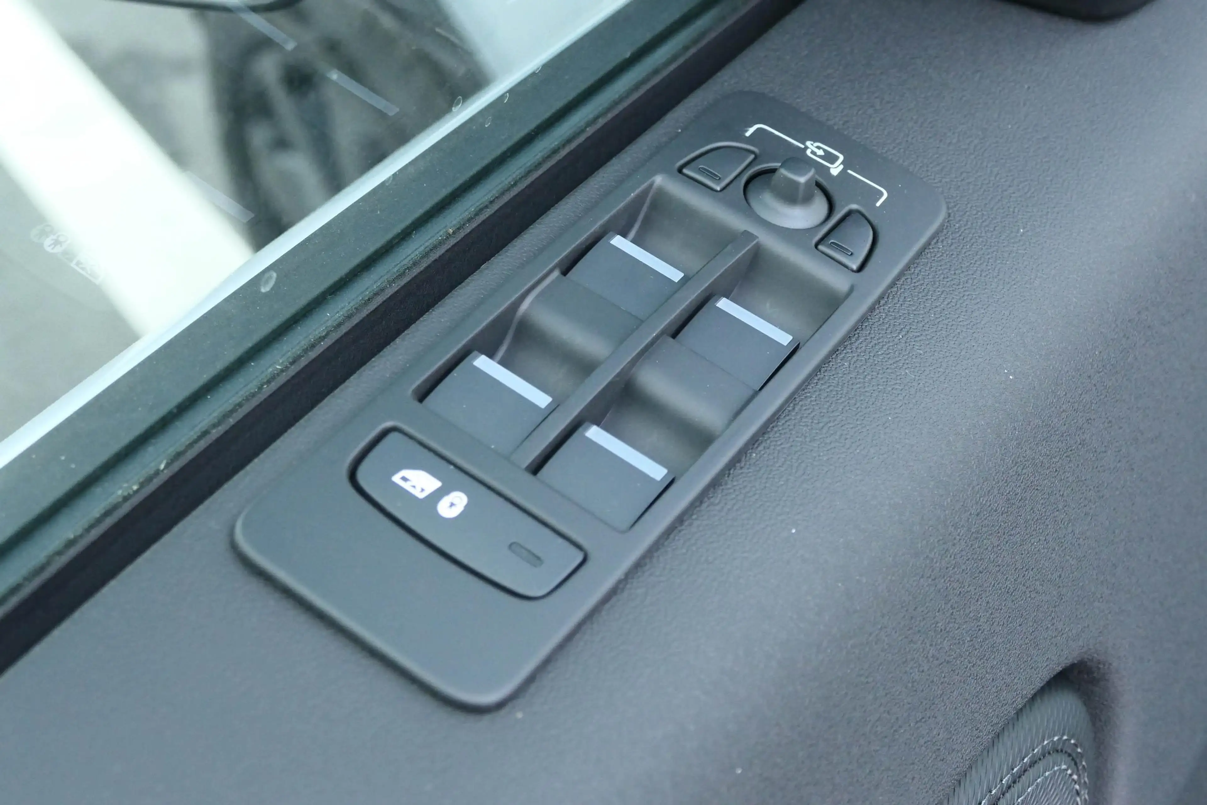 Land Rover Discovery Sport P270e Dynamic SE AWD Auto. 25.5MY — photo 8