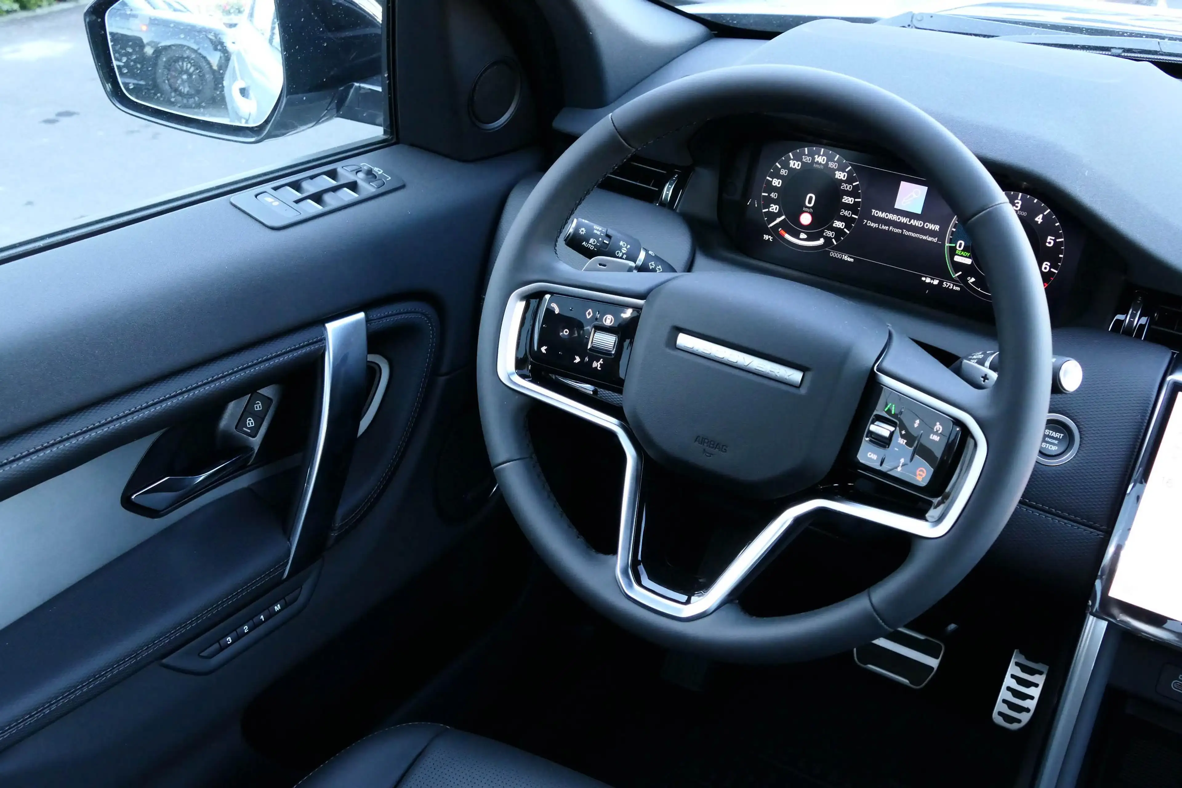 Land Rover Discovery Sport P270e Dynamic SE AWD Auto. 25.5MY — photo 14