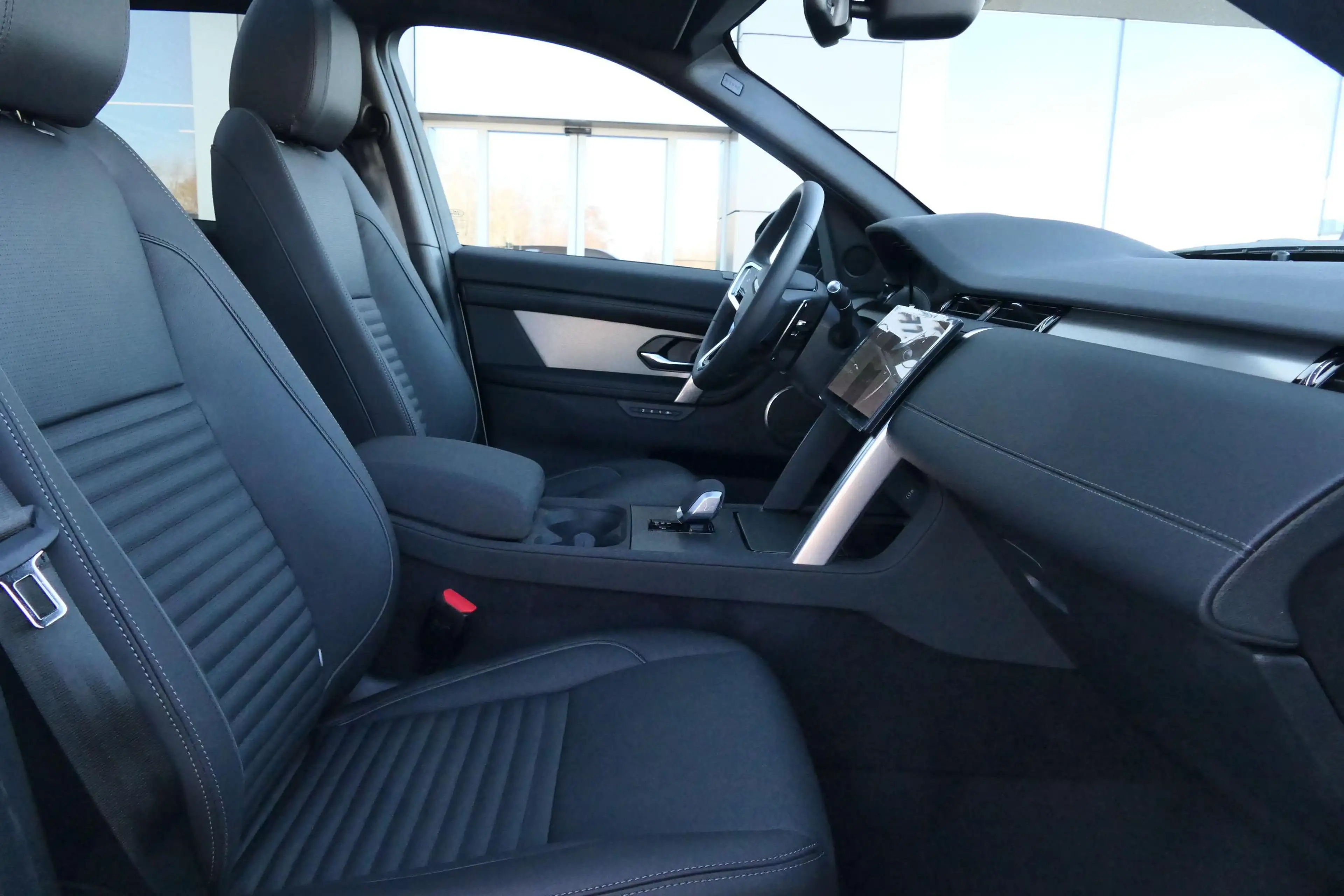 Land Rover Discovery Sport P270e Dynamic SE AWD Auto. 25.5MY — photo 10