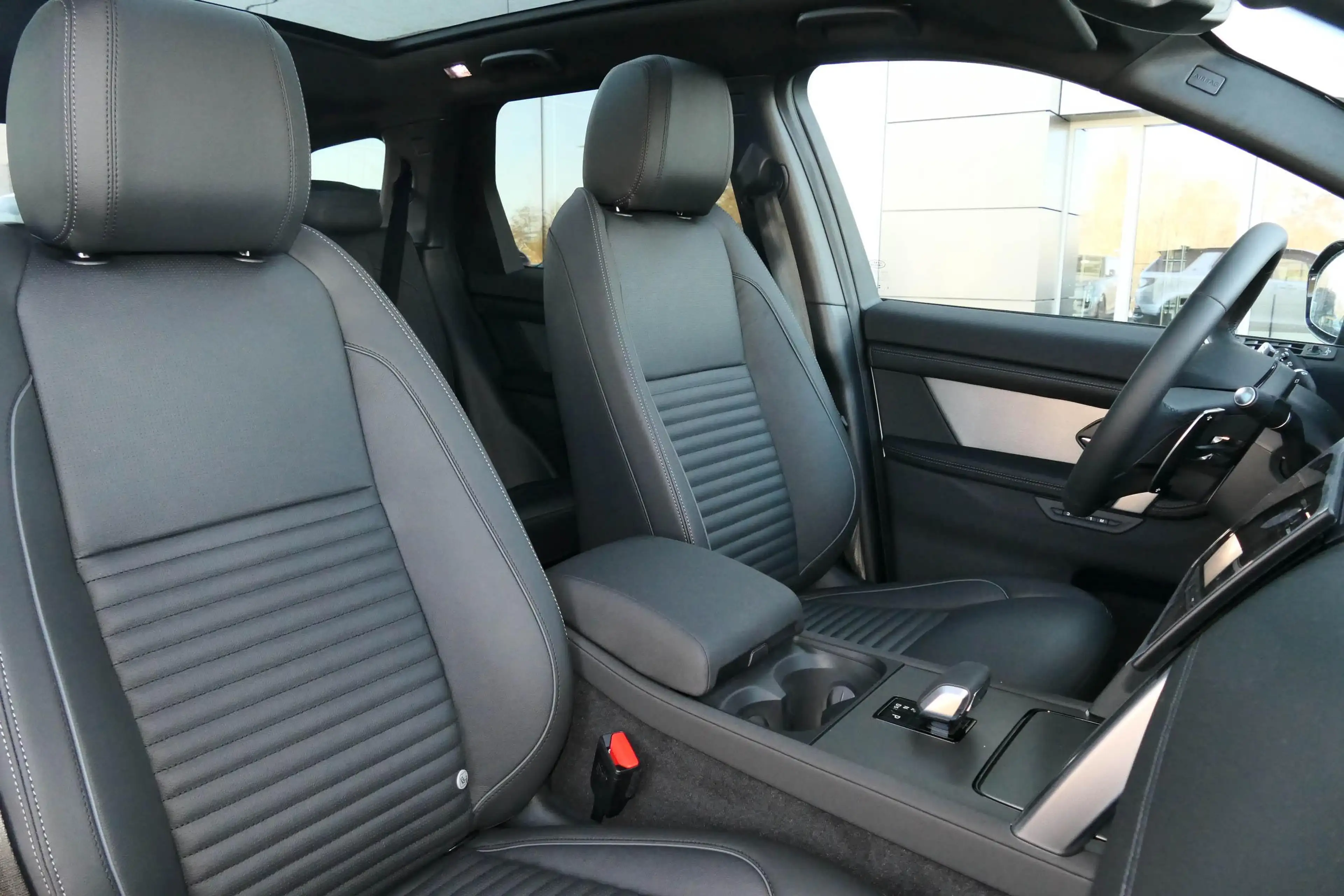 Land Rover Discovery Sport P270e Dynamic SE AWD Auto. 25.5MY — photo 11