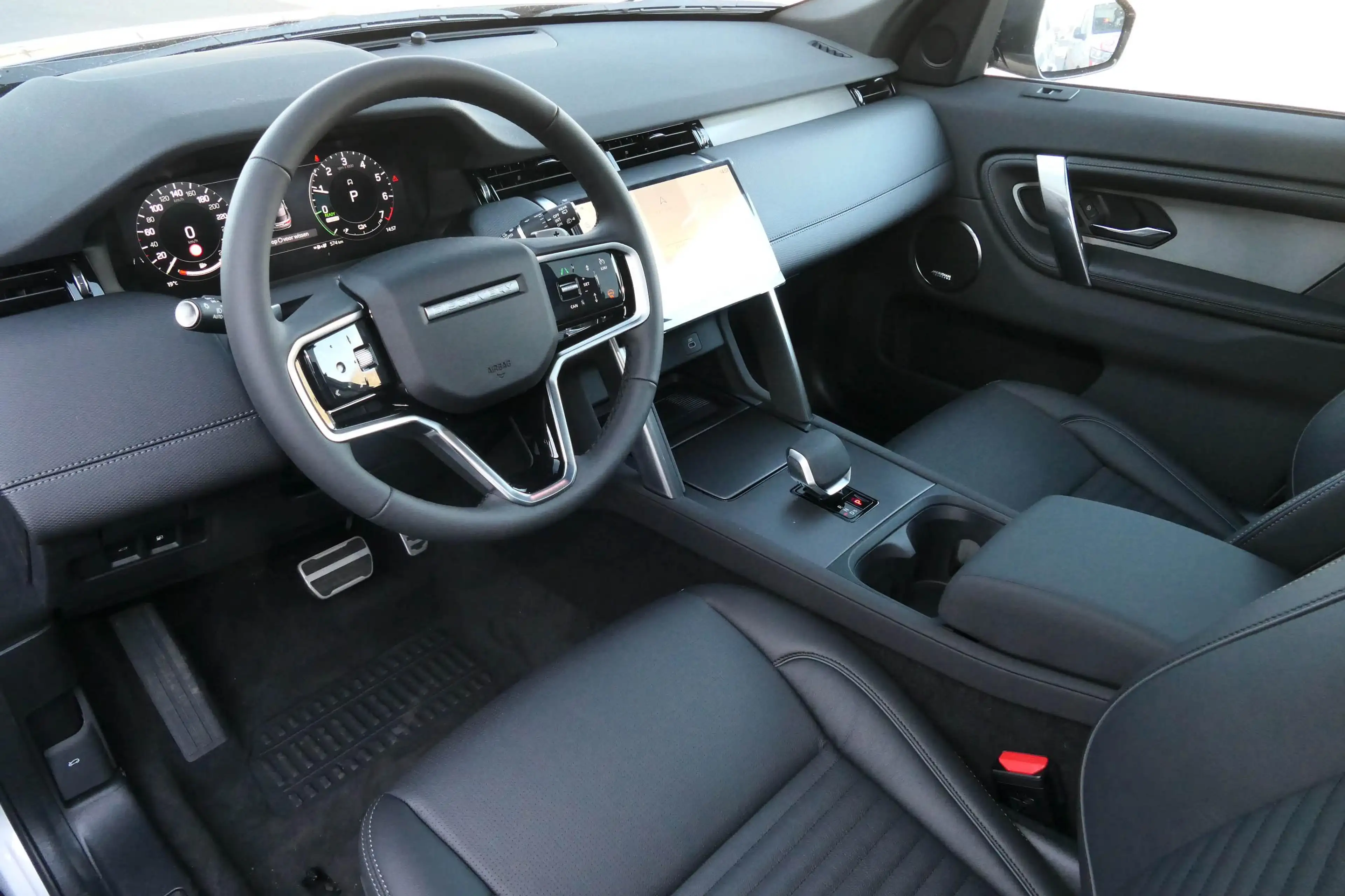 Land Rover Discovery Sport P270e Dynamic SE AWD Auto. 25.5MY — photo 12