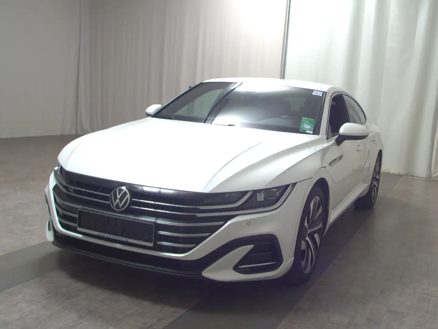 Volkswagen Arteon 2.0 TSI R-Line DCC Navi DC LED Ahk RFK Weiß - 2
