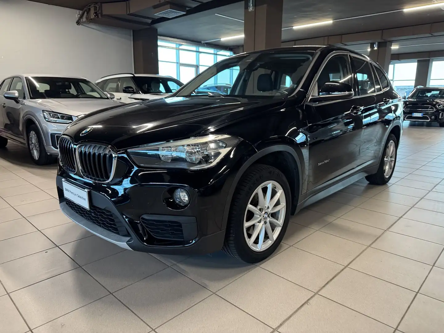 BMW X1 sDrive16d Business Nero - 1