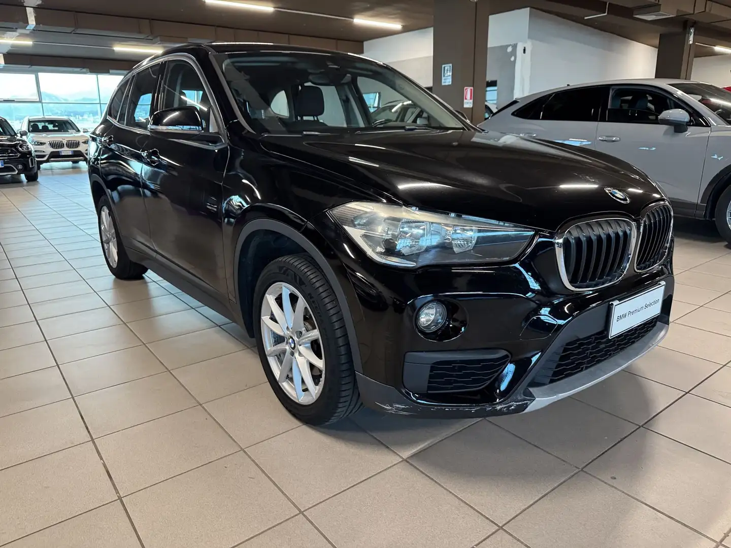 BMW X1 sDrive16d Business Nero - 2