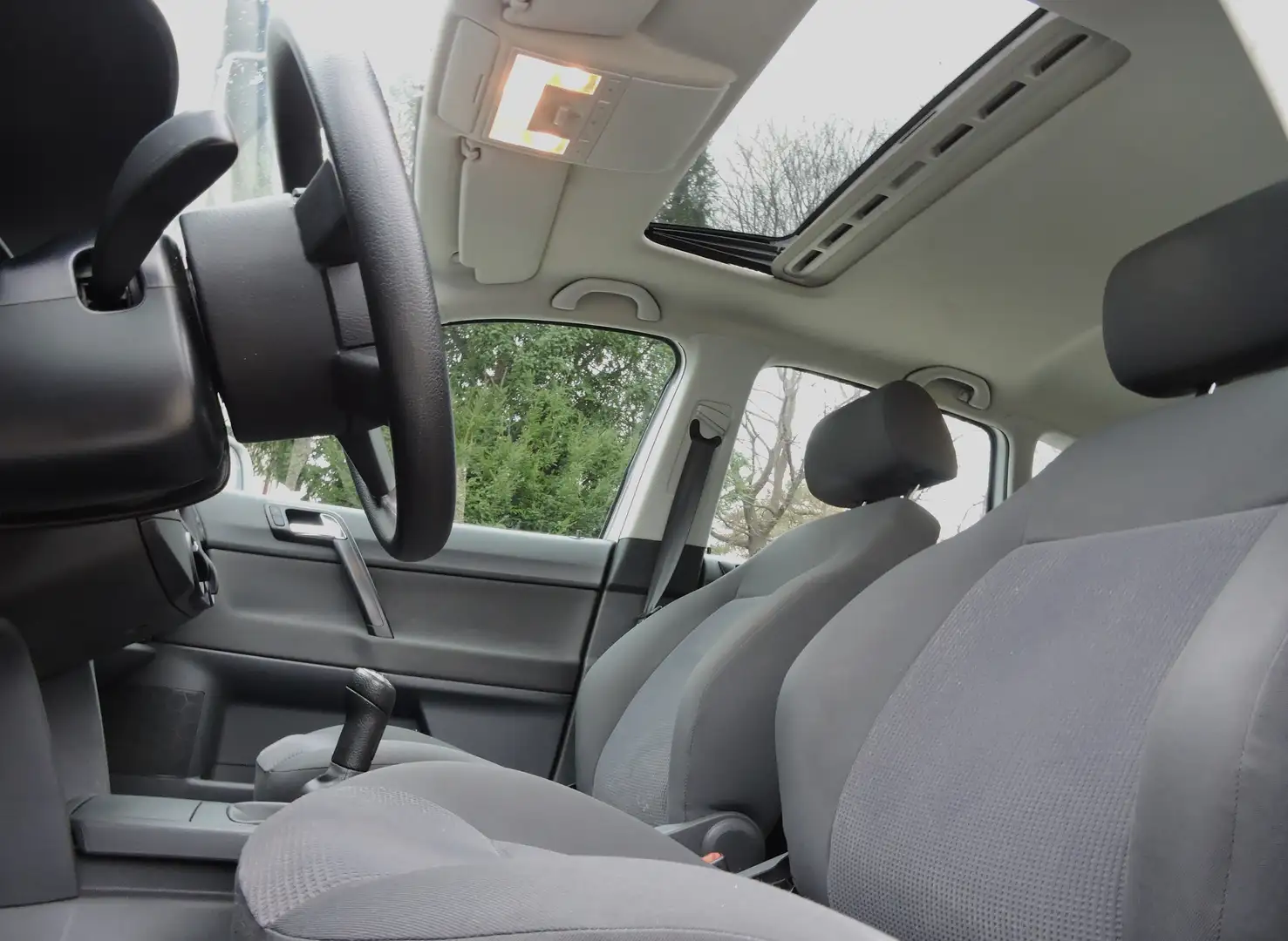 Volkswagen Polo Cool Family 1,4 Gris - 2