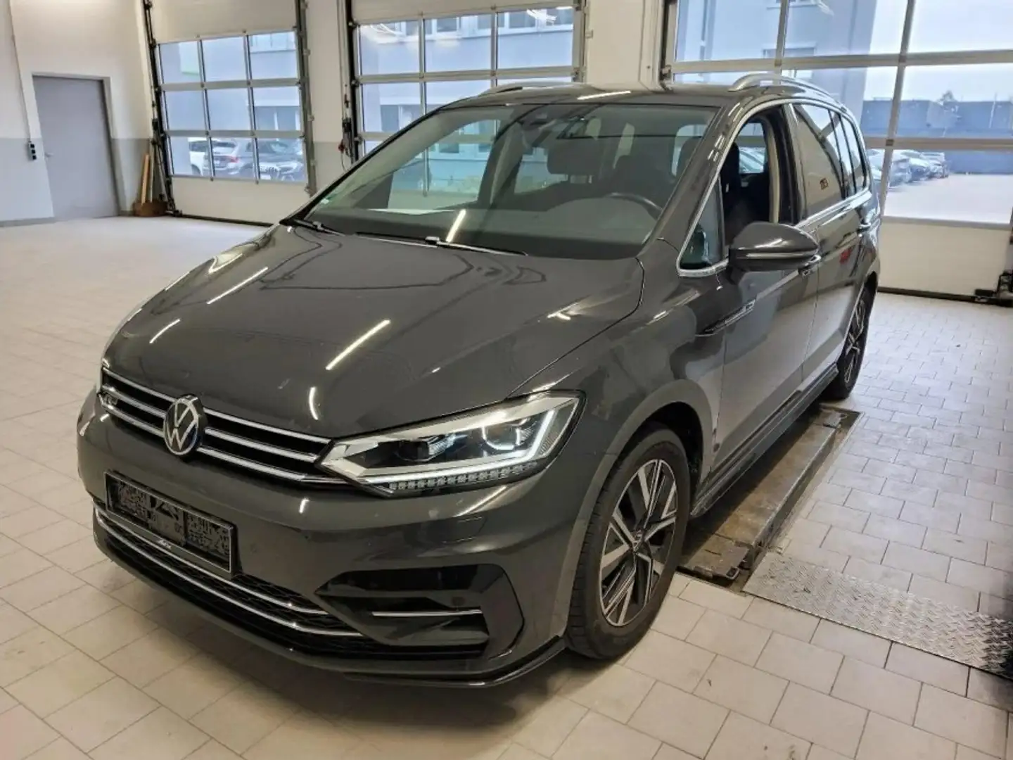Volkswagen Touran 1.5 TSI Highline *AHK*DYNAUDIO*KAMERA*LED* Grau - 2