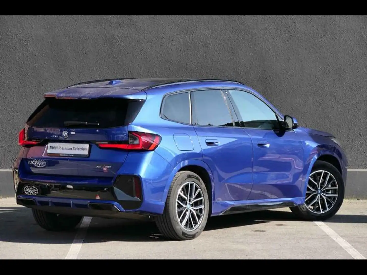 BMW iX1 xDrive30 Kit M Sport Bleu - 2