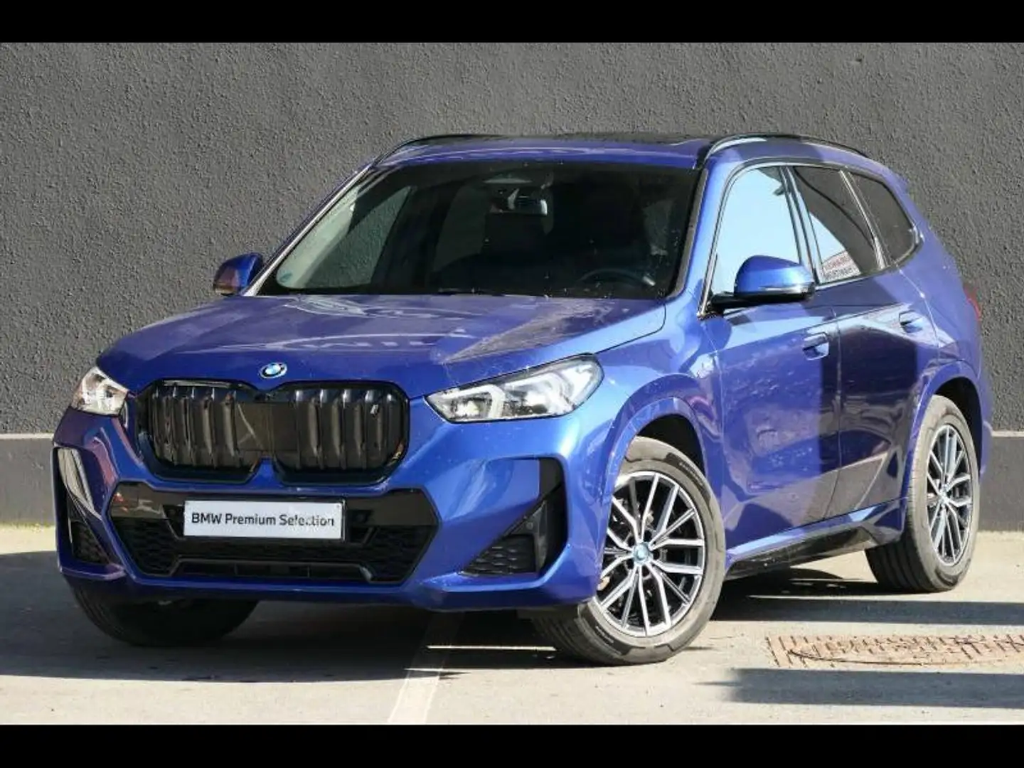 BMW iX1 xDrive30 Kit M Sport Bleu - 1