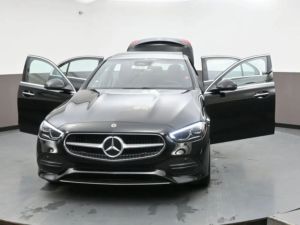 Mercedes-Benz C-Class снимка Mercedes-Benz C-Class