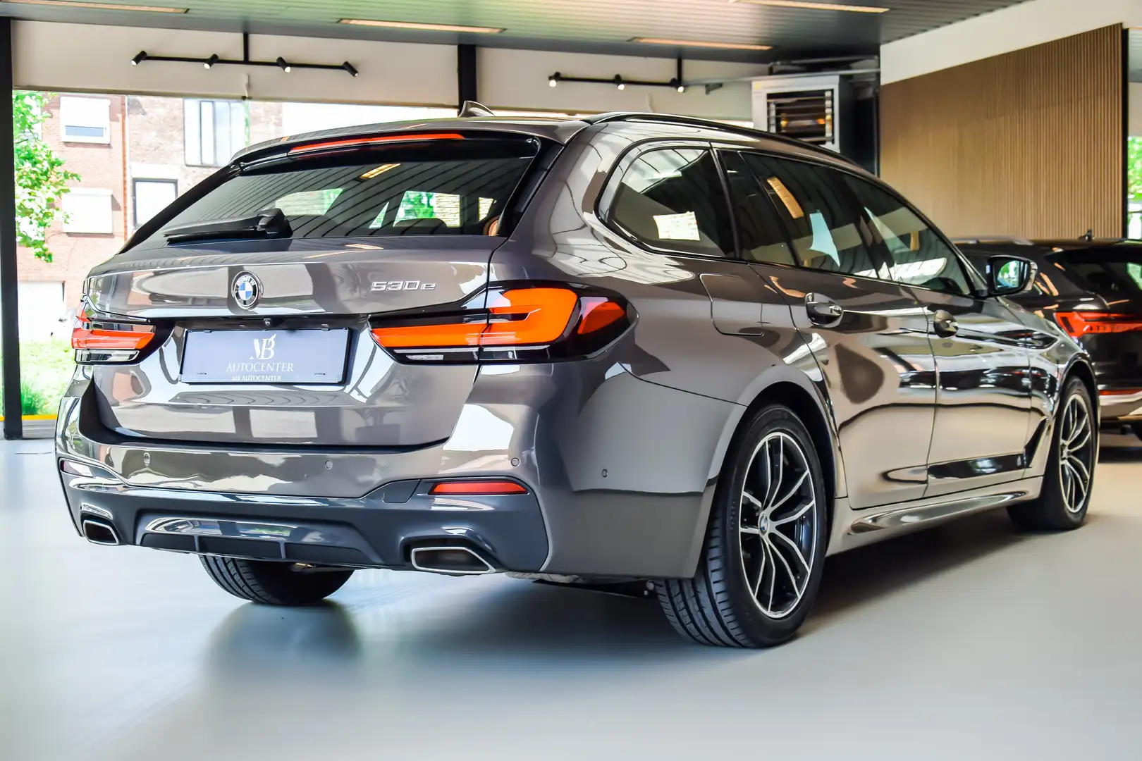 BMW 530 e PHEV M-Sport 01/2021 - LASER -PANO - HUD - ACC Grijs - 2