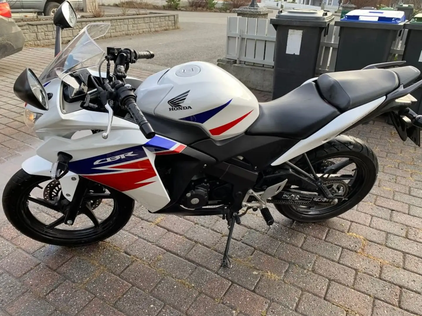 Honda CBR 125 Bílá - 2
