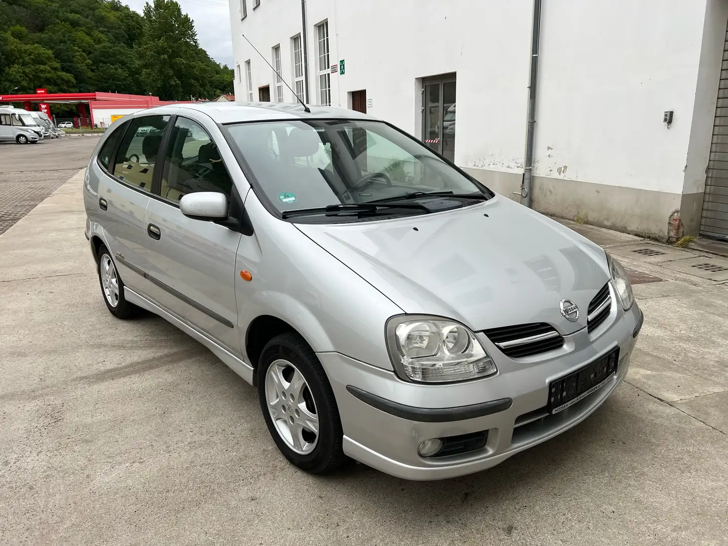 Nissan Almera Tino 1.8 ACENTAPLUS srebrna - 1