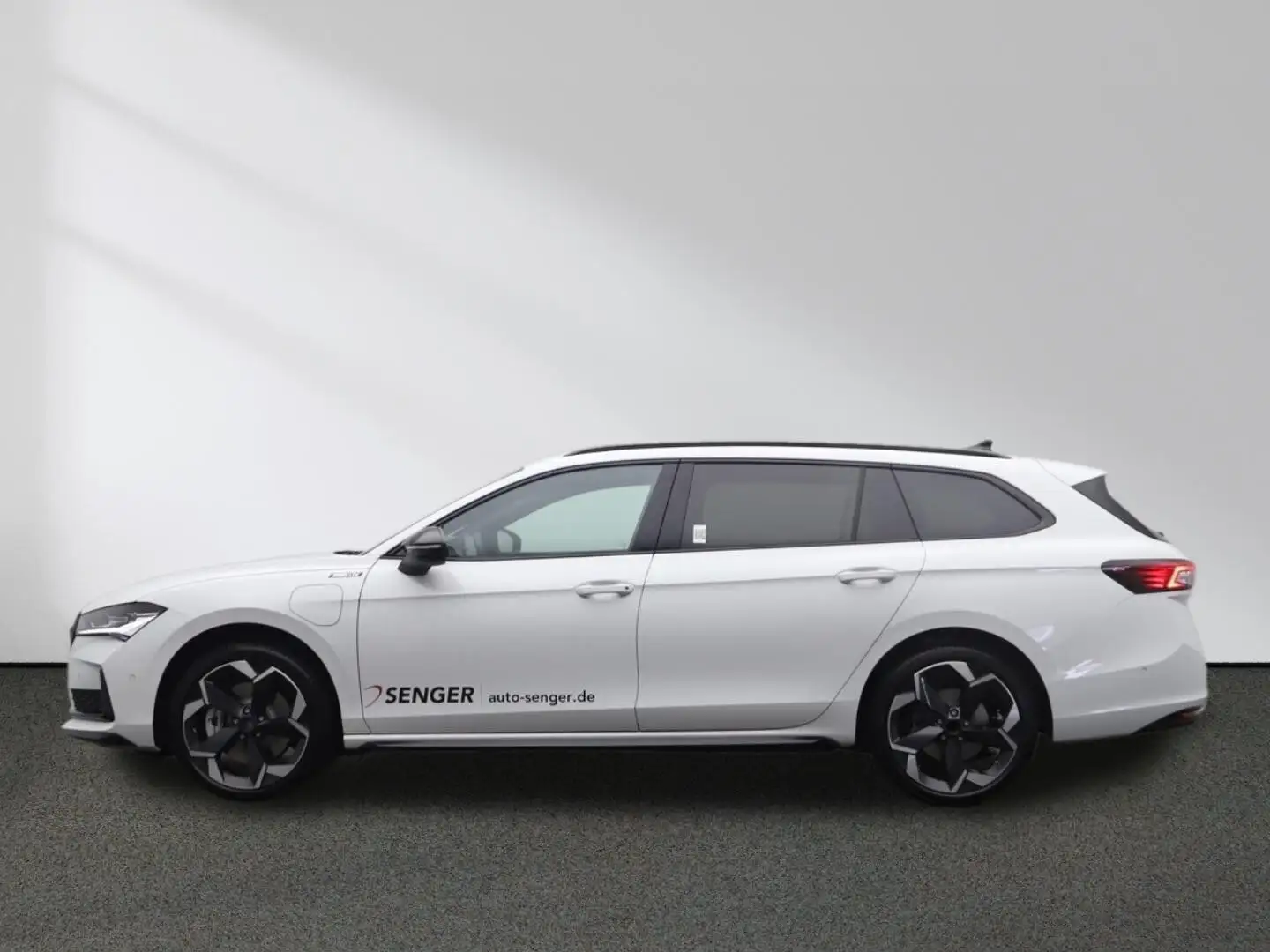 Skoda Superb 1.5 TSI iV 150 kW Sportline Standh. Weiß - 2