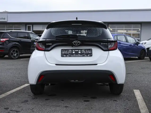 Toyota Yaris view 4