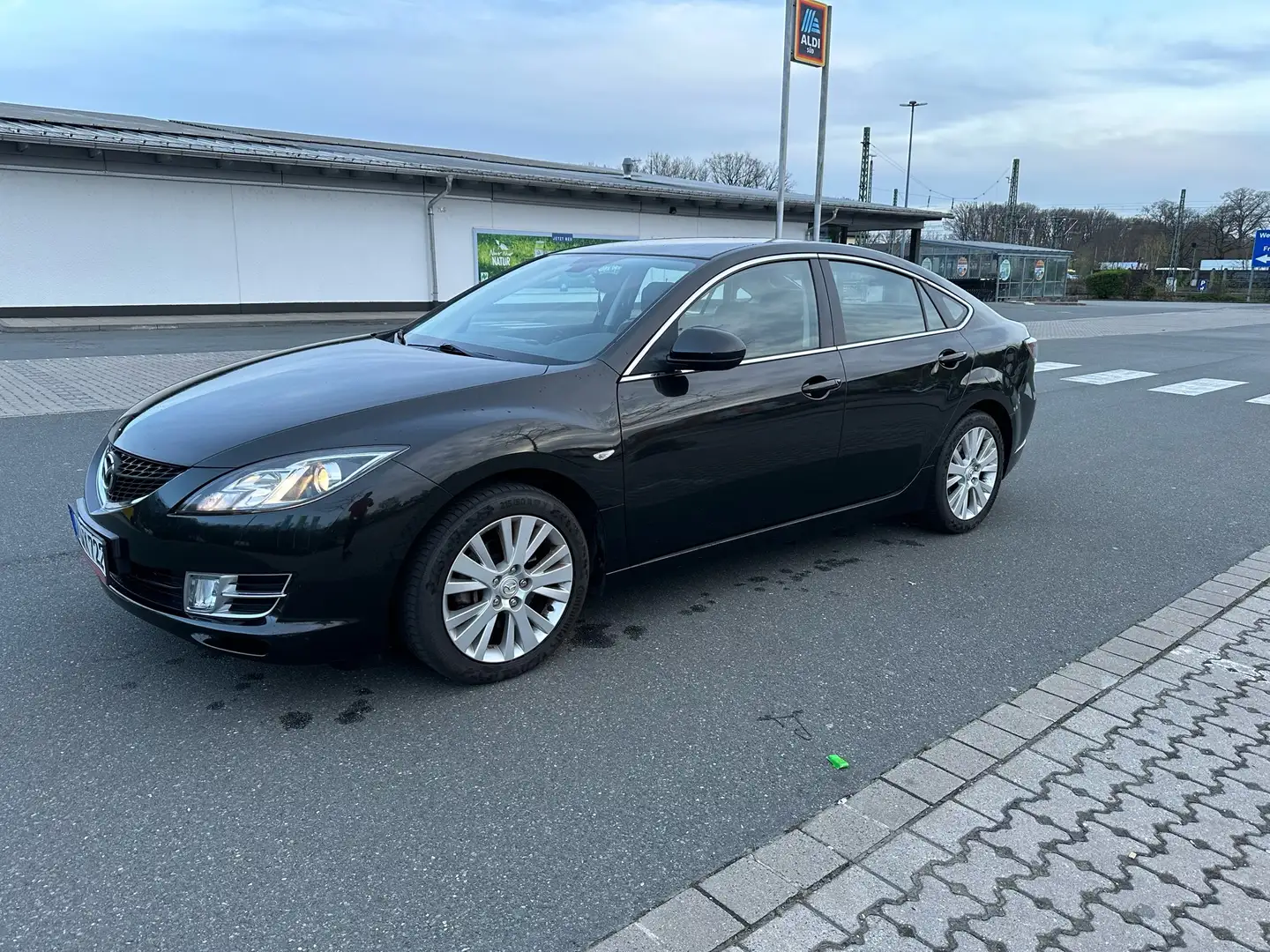 Mazda 6 2.0 Sport Active Schwarz - 1