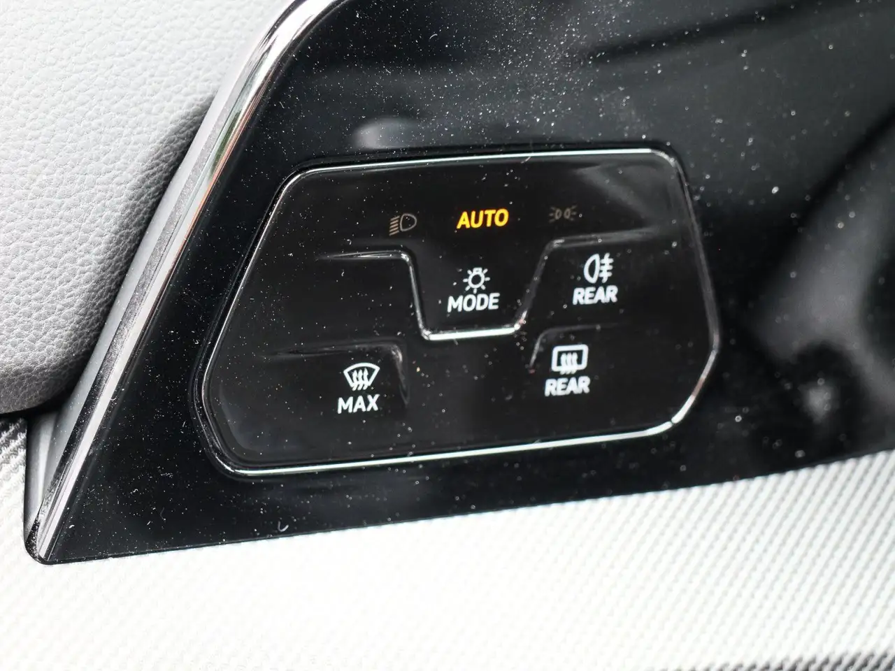 Volkswagen Golf VIII R-Line 1.5 l eTSI (150 PS) 7-Gang DSG 12