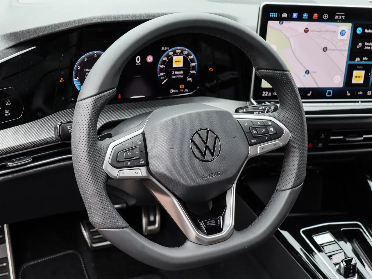 Volkswagen Golf VIII R-Line 1.5 l eTSI (150 PS) 7-Gang DSG 8