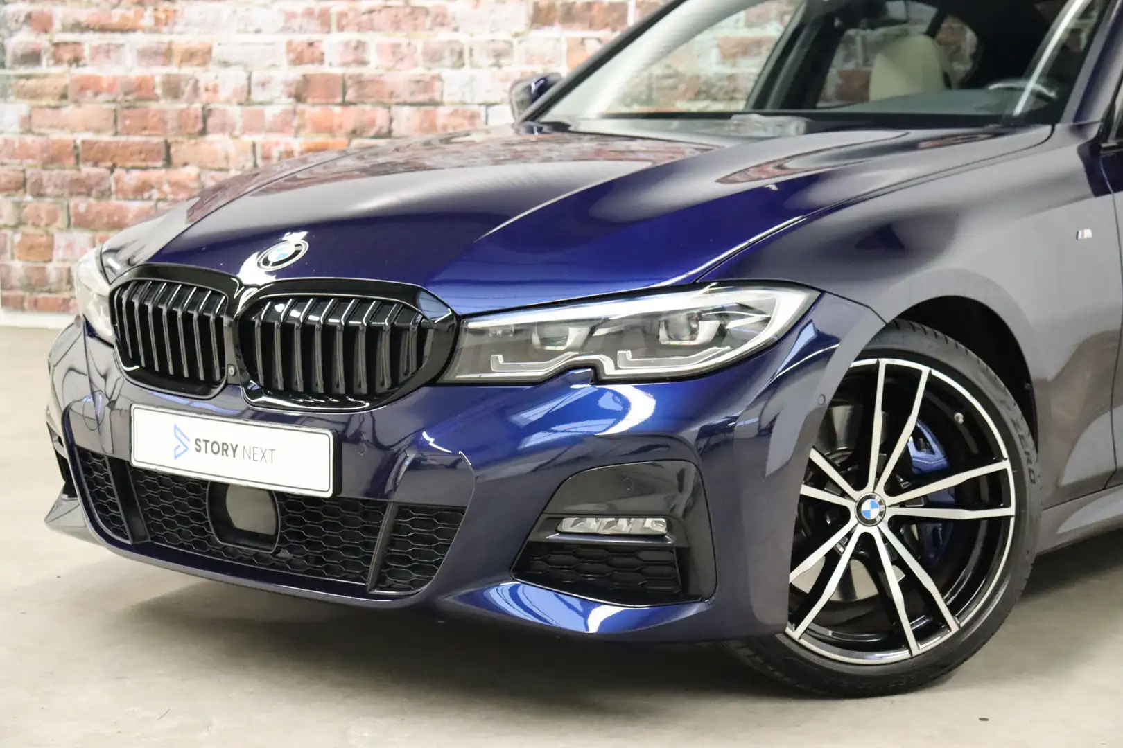 BMW 330 3 Serie Sedan 330i High Executive M Sport Pakket A Blauw - 2