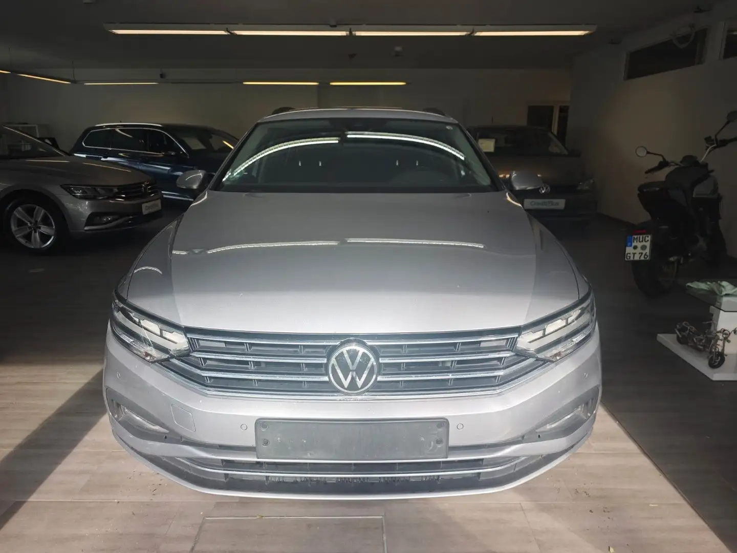 Volkswagen Passat Variant Business Premium*Winter*Massage* Argent - 2