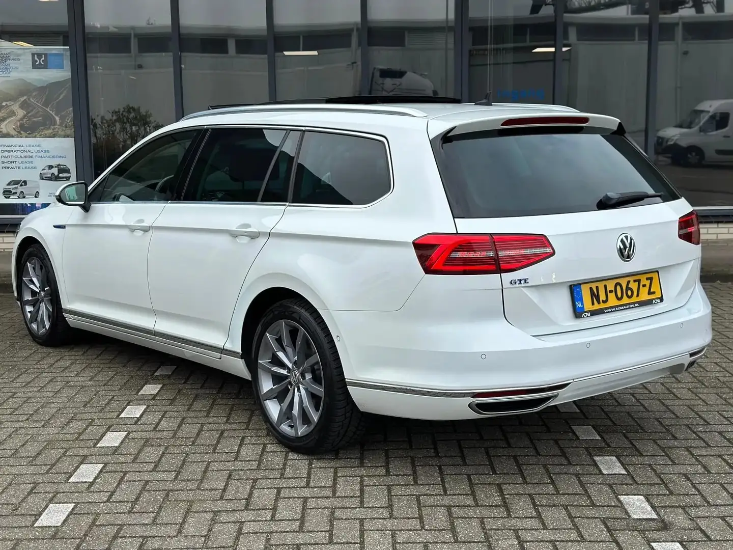 Volkswagen Passat Variant 1.4 TSI GTE Highline / PANO / Leder bekleding / He Alb - 2