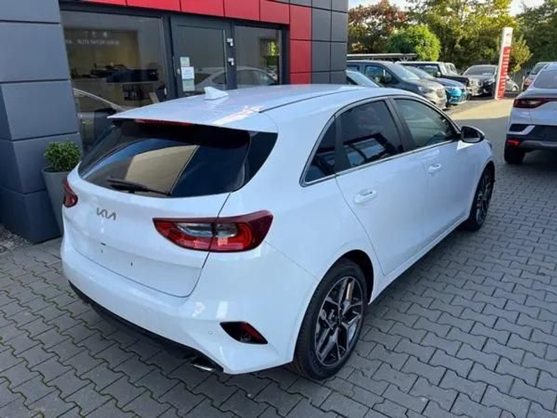 Kia Ceed / cee'd Ceed Gold*LED*Navi*Shzg*Lhzg*PDC*Cam*17Zoll* — photo 2