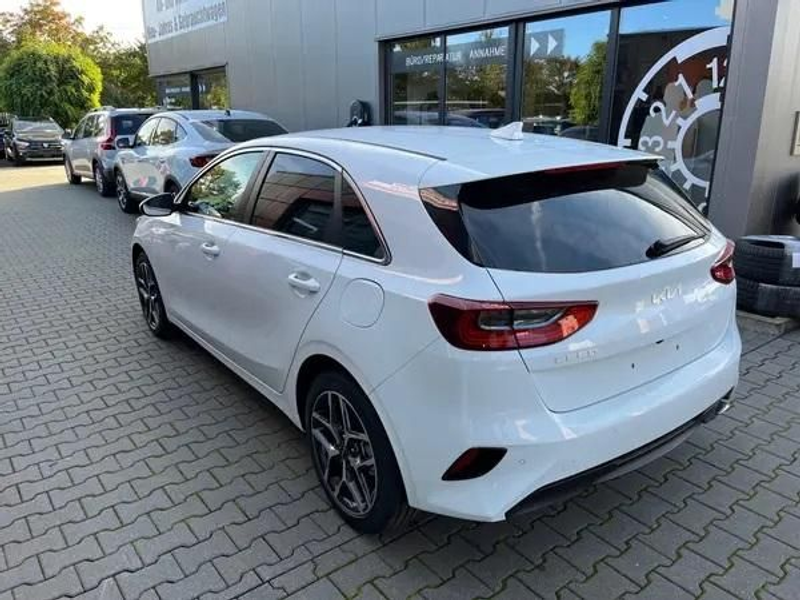 Kia Ceed / cee'd Ceed Gold*LED*Navi*Shzg*Lhzg*PDC*Cam*17Zoll* — photo 3