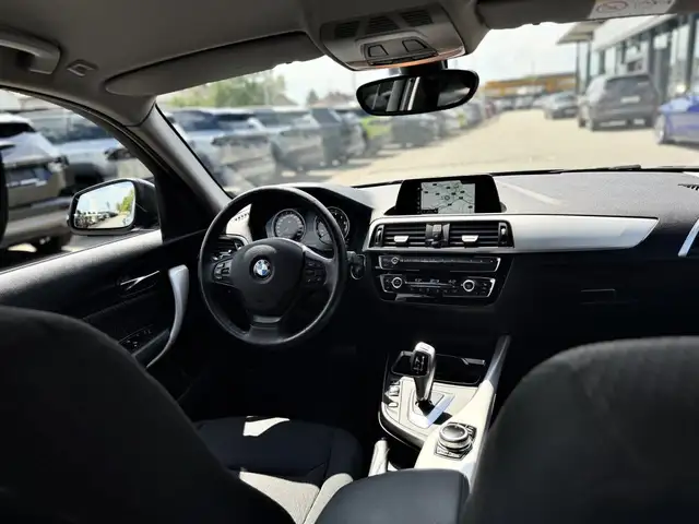 BMW 1 Series view 10