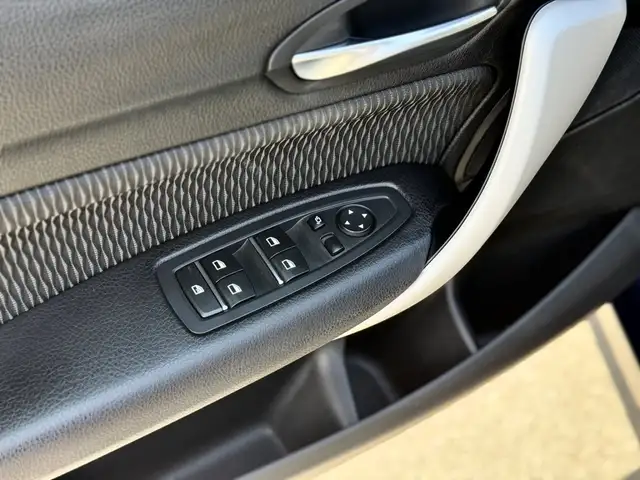 BMW 1 Series view 12