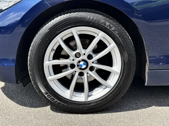 BMW 1 Series view 5