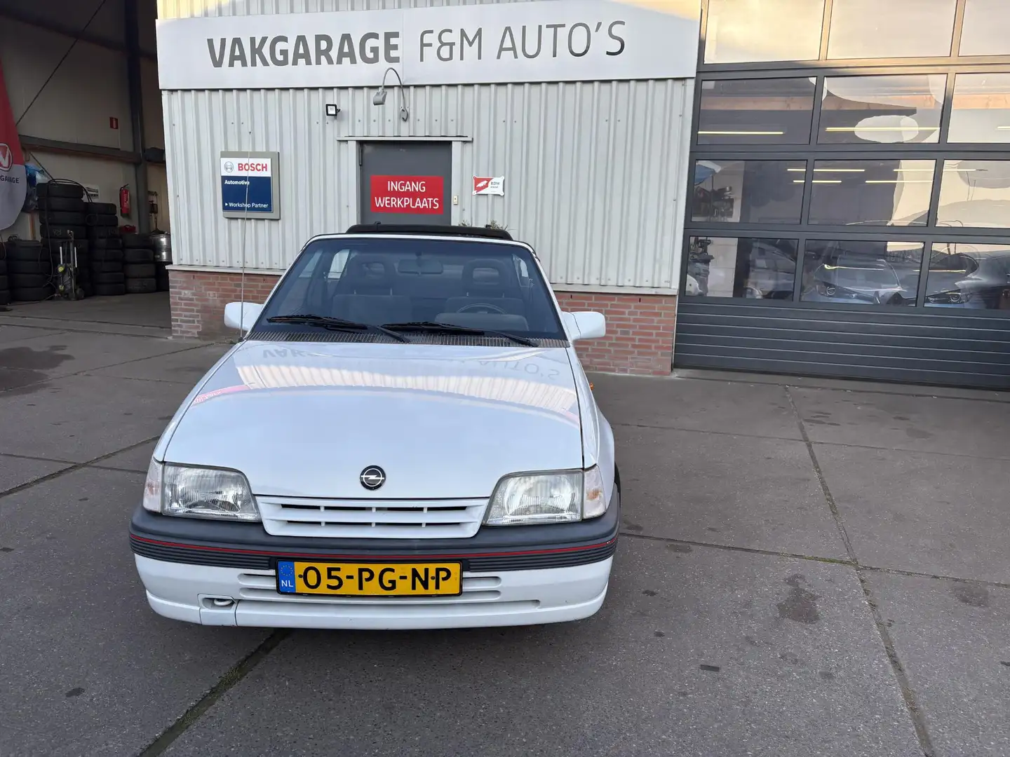 Opel Kadett 1.6i bertone cabriolet Bílá - 2