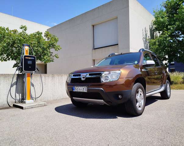 Imagine Dacia Duster 1.6 4x2 PRESTIGE 1.Hd.(Arzt) LEDER KLIMA ALU EURO5