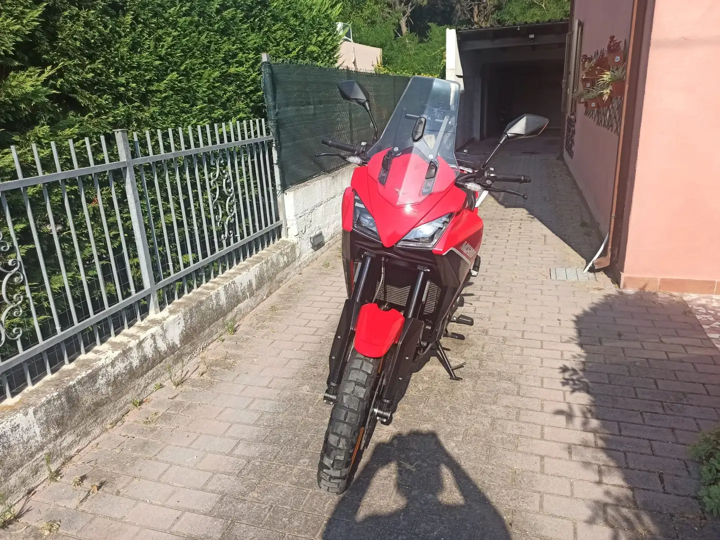 Moto Morini X-Cape Gold Wheels Edition Rosso - 2