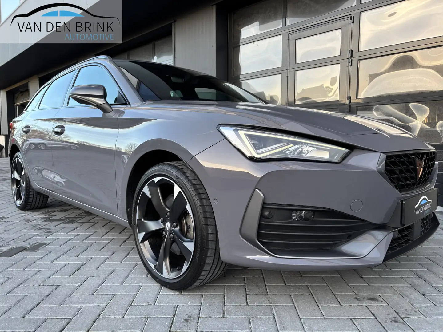 CUPRA Leon Sportstourer 1.4 e-Hybrid Black Edition Gris - 1
