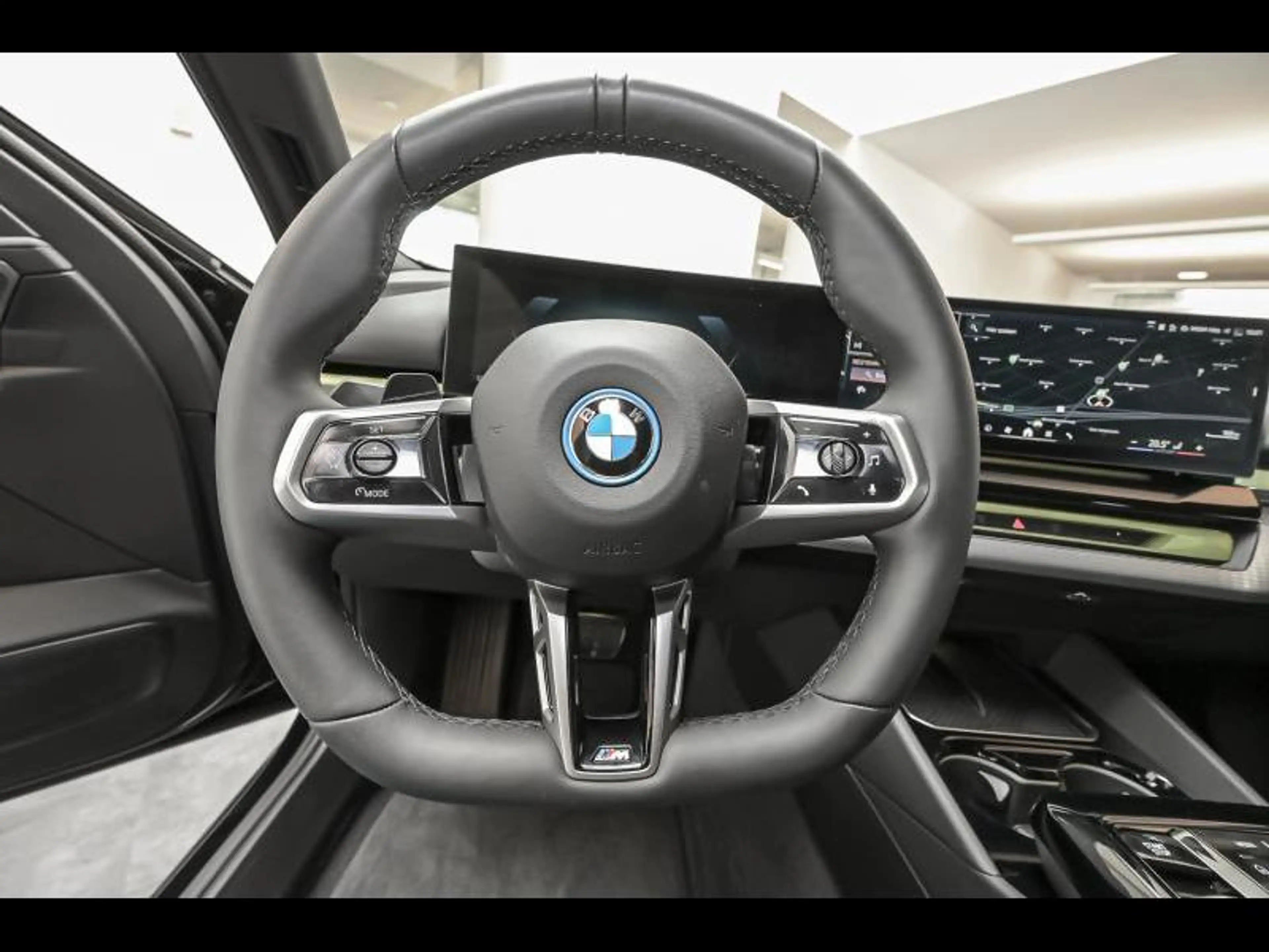 BMW i5 eDrive40 Touring B — photo 7