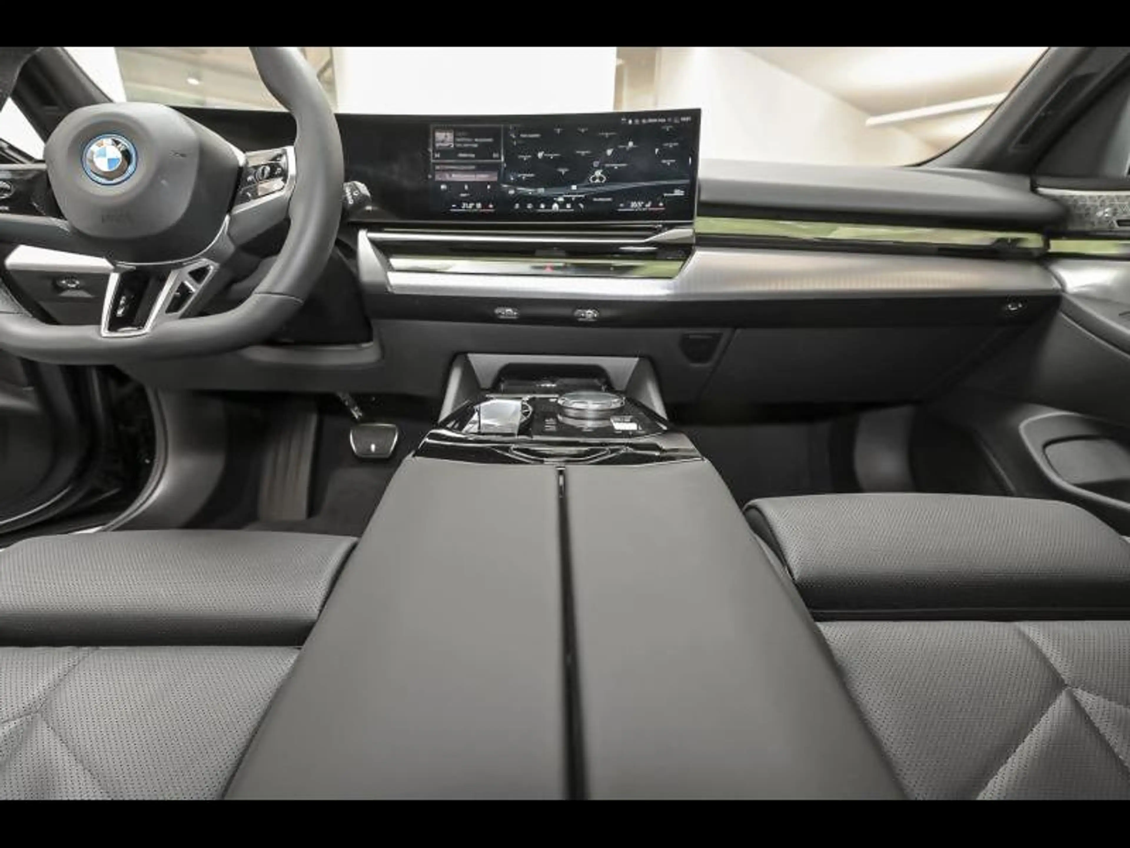 BMW i5 eDrive40 Touring B — photo 6