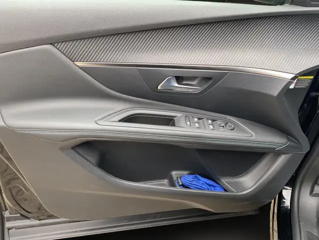 Peugeot 3008 view 8