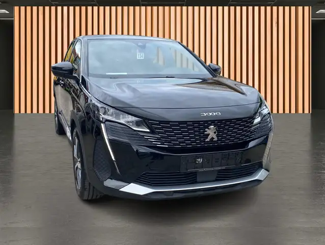 Peugeot 3008 view 3
