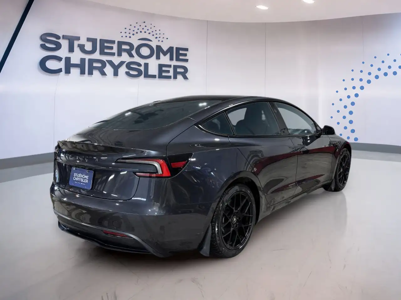 Tesla Model 3 снимка Tesla Model 3